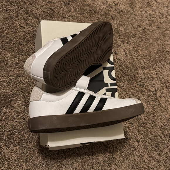 KIDS' ADIDAS LITTLE KID & BIG KID VL COURT 3.0 SNEAKERS Black White size 1 - Picture 4 of 6